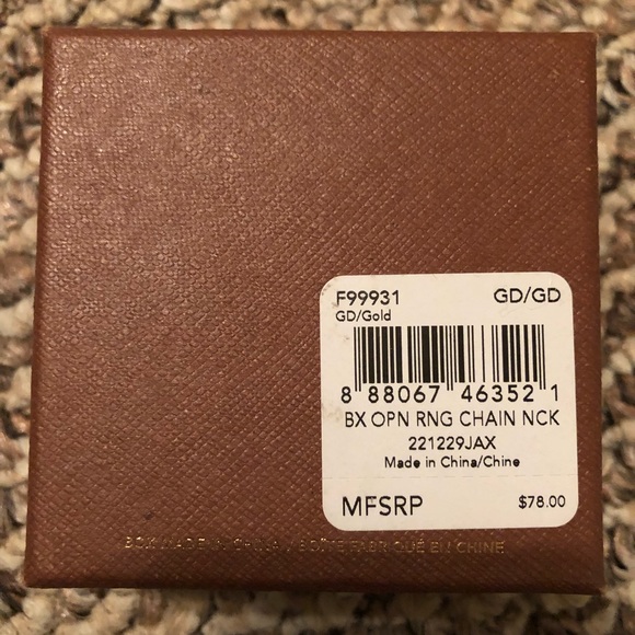 New coach necklace - Picture 2 of 3